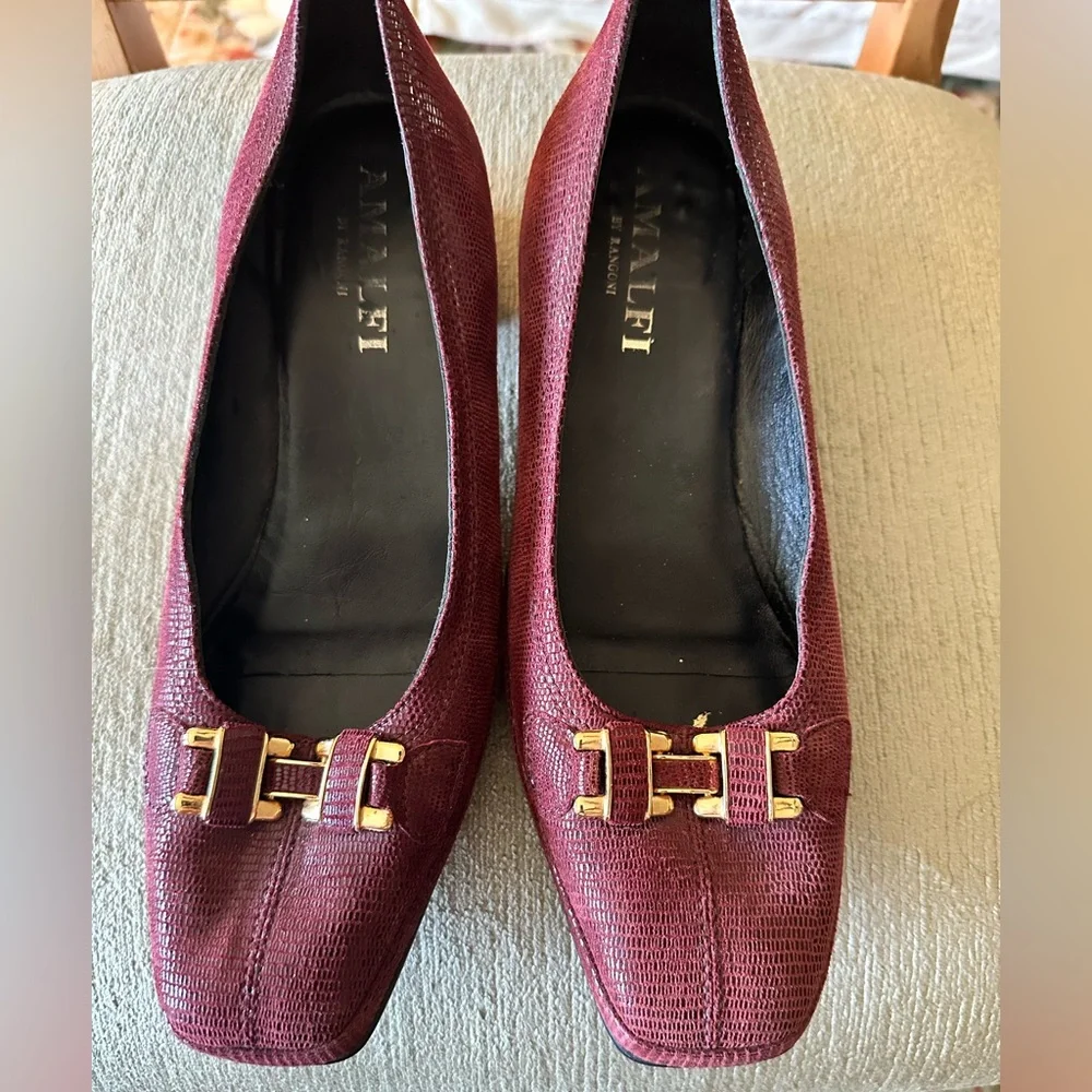 Amalfi by Rangoni size 7.5 burgundy leather flats
